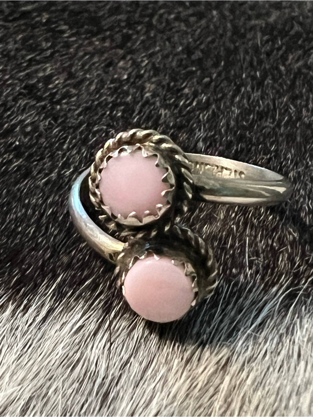Sterling Silver native e.w pink conch